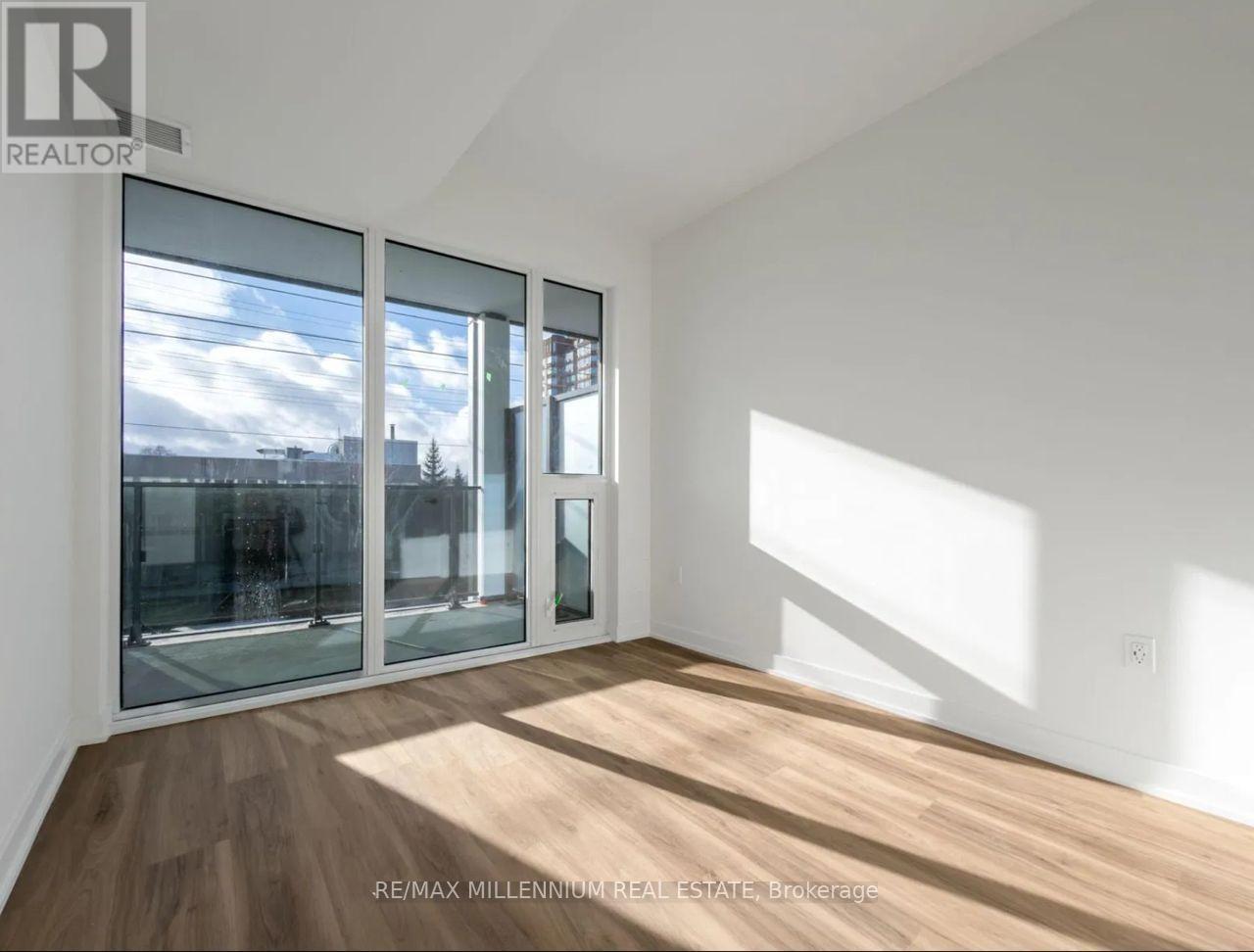 416 - 1 Fairview Road, Mississauga, Ontario  L5A 4C6 - Photo 2 - W12668556