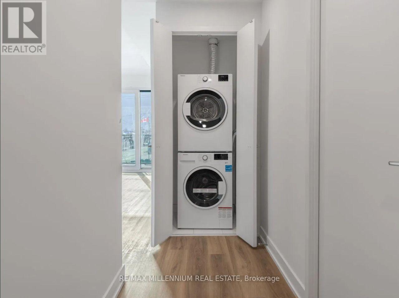 416 - 1 Fairview Road, Mississauga, Ontario  L5A 4C6 - Photo 9 - W12668556