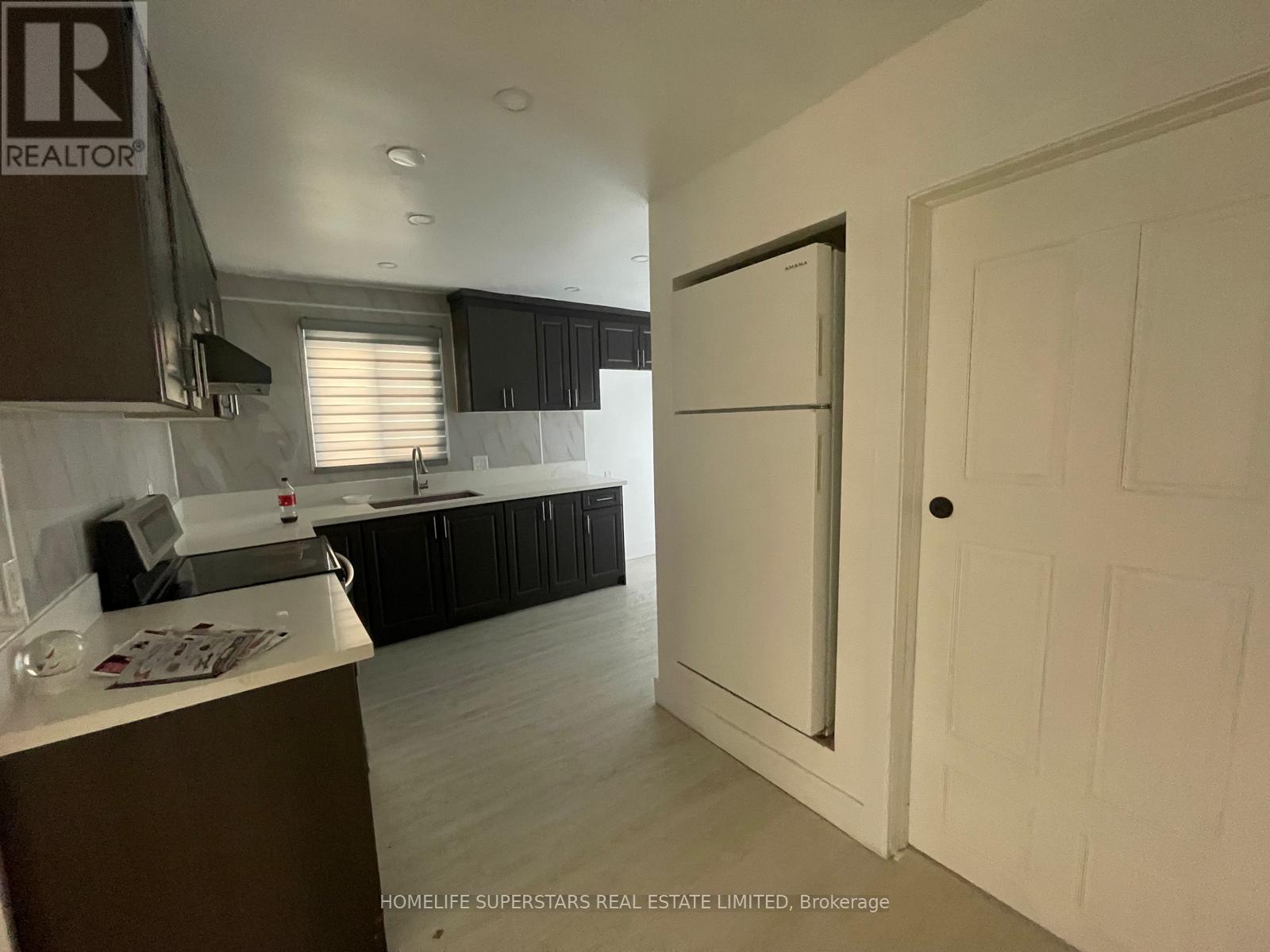 3130 Merritt Avenue, Mississauga, Ontario  L4T 1P3 - Photo 7 - W12681258