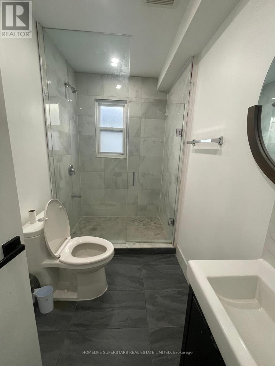 3130 Merritt Avenue, Mississauga, Ontario  L4T 1P3 - Photo 9 - W12681258