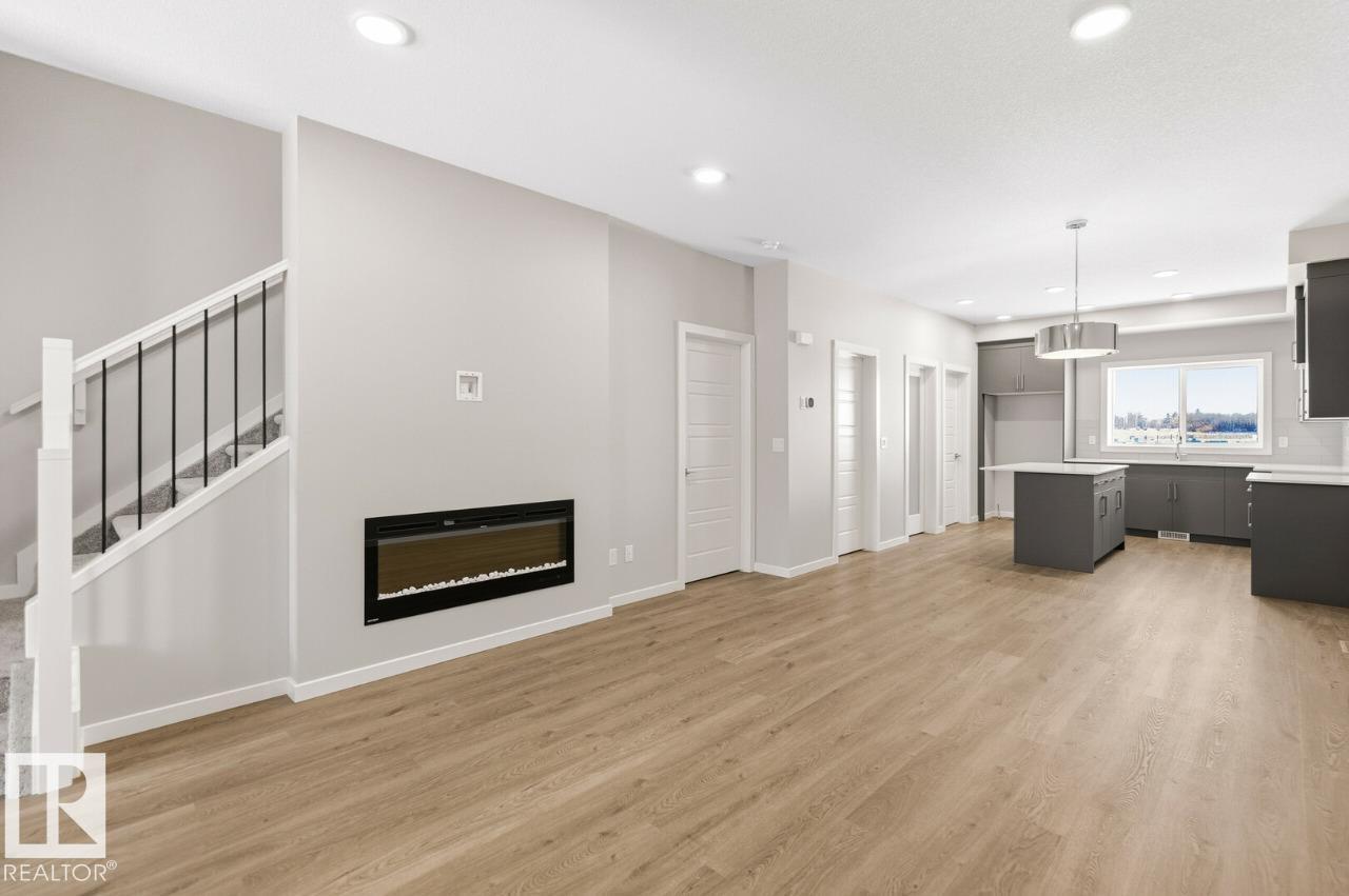 315 Edgemont Dr Nw, Edmonton, Alberta  T6M 3G7 - Photo 4 - E4470115