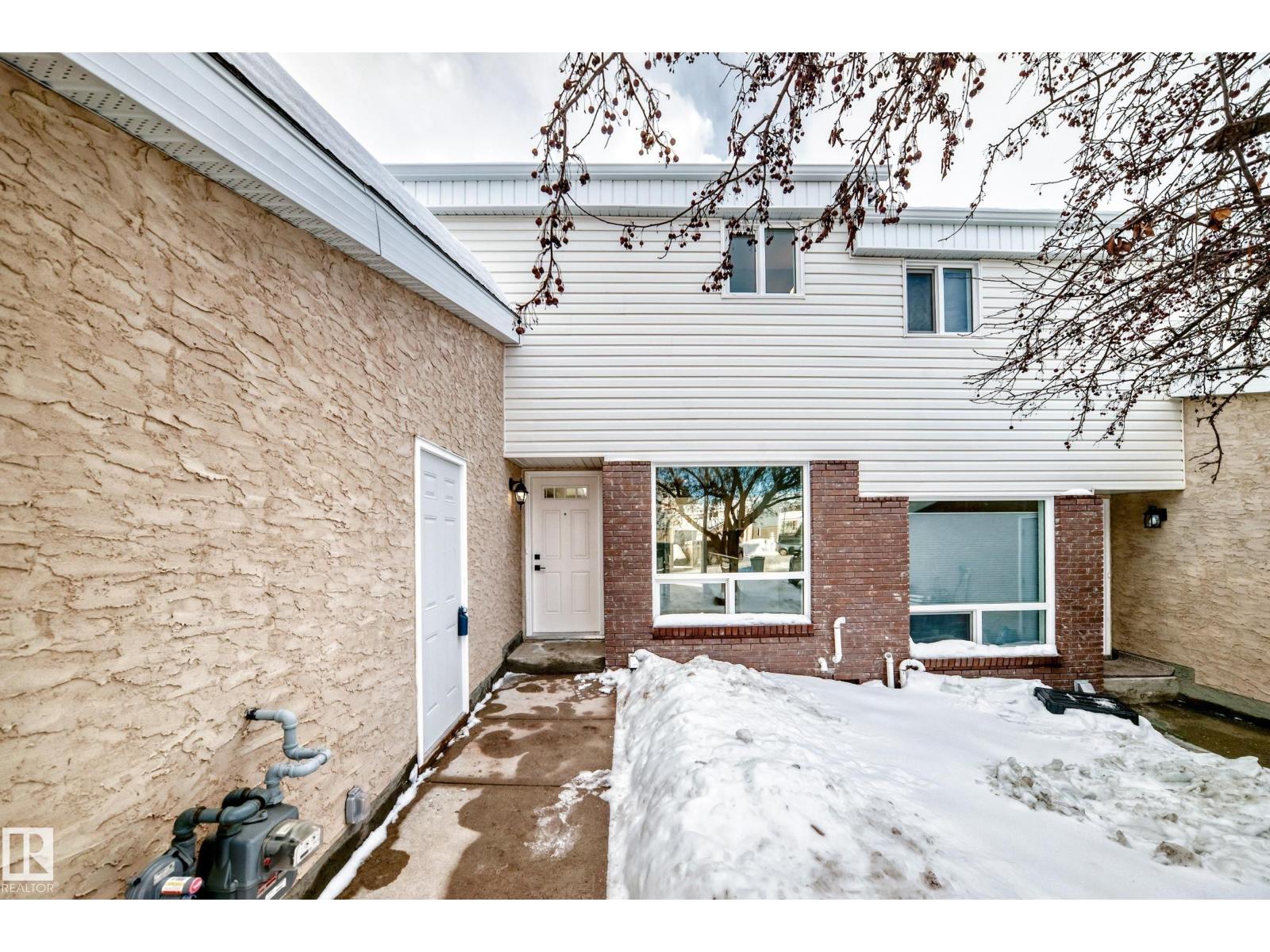 273 Grandin Vg, St. Albert, Alberta  T8N 2R6 - Photo 2 - E4470116