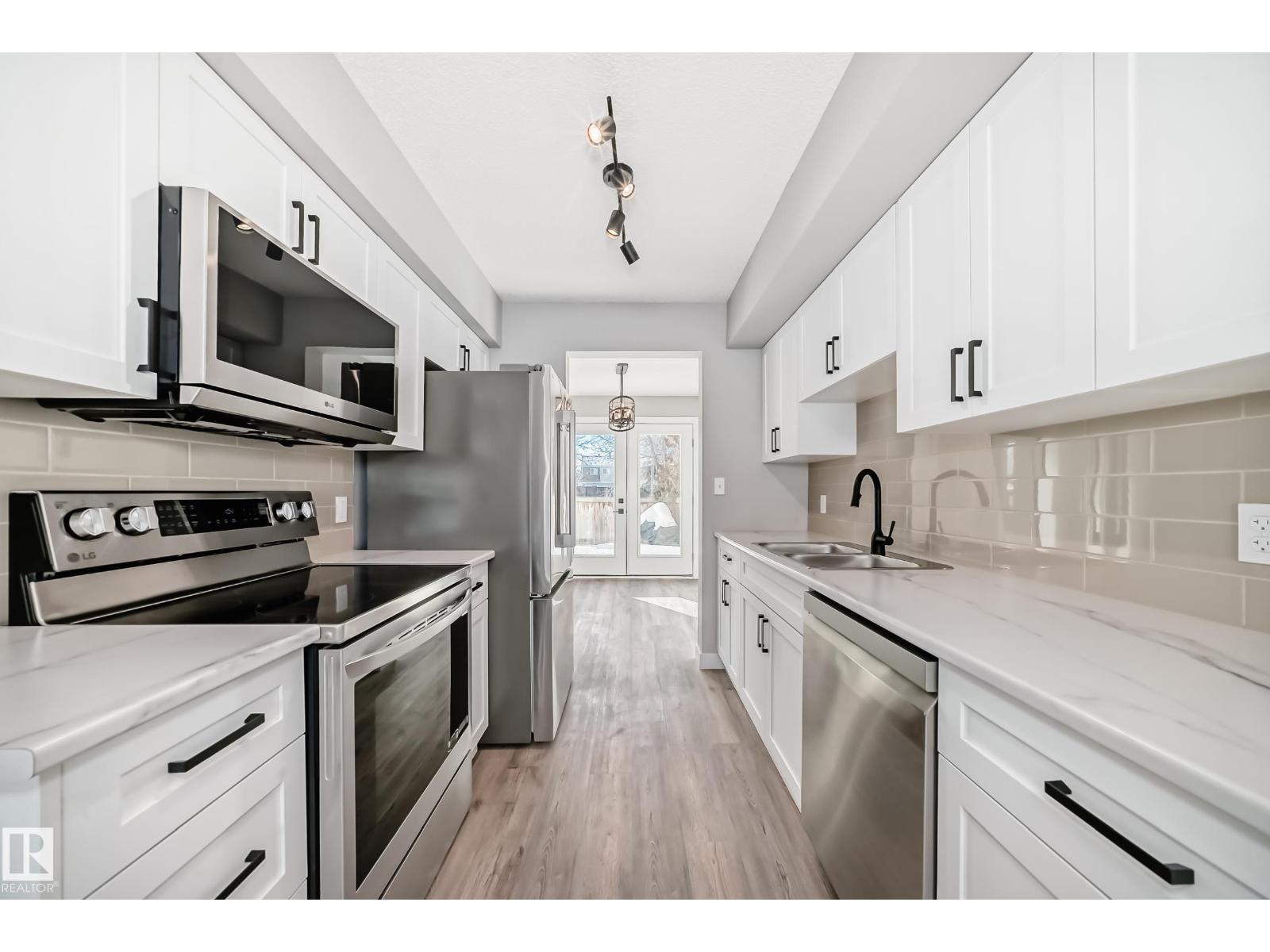 273 Grandin Vg, St. Albert, Alberta  T8N 2R6 - Photo 5 - E4470116