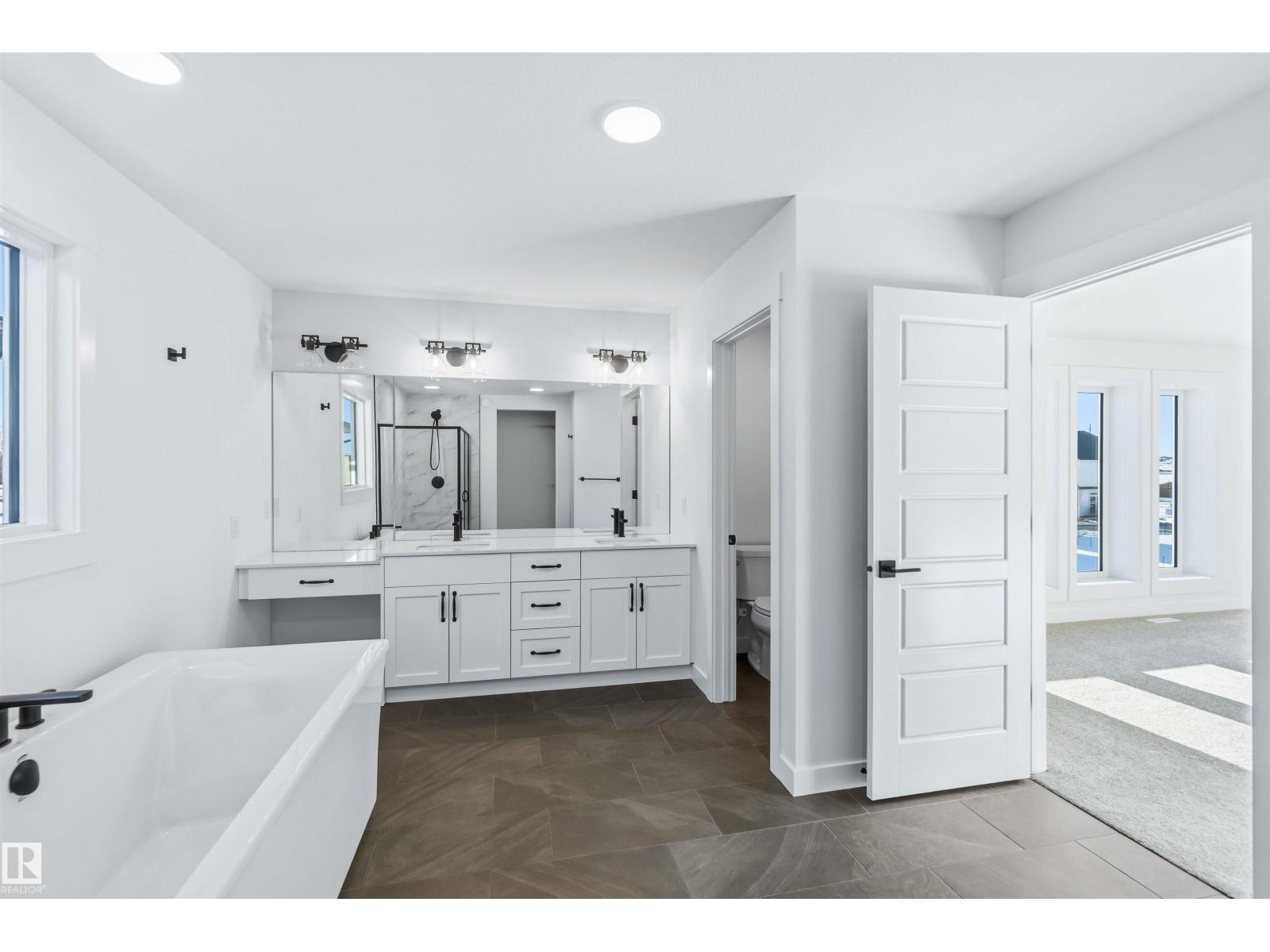 2211 4 Av Sw, Edmonton, Alberta  T6X 3L4 - Photo 29 - E4470119