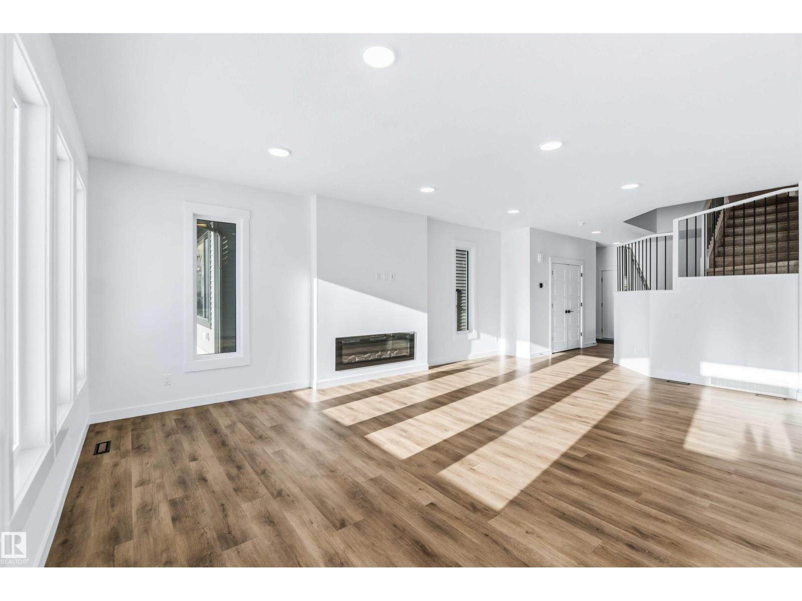 2211 4 Av Sw, Edmonton, Alberta  T6X 3L4 - Photo 5 - E4470119