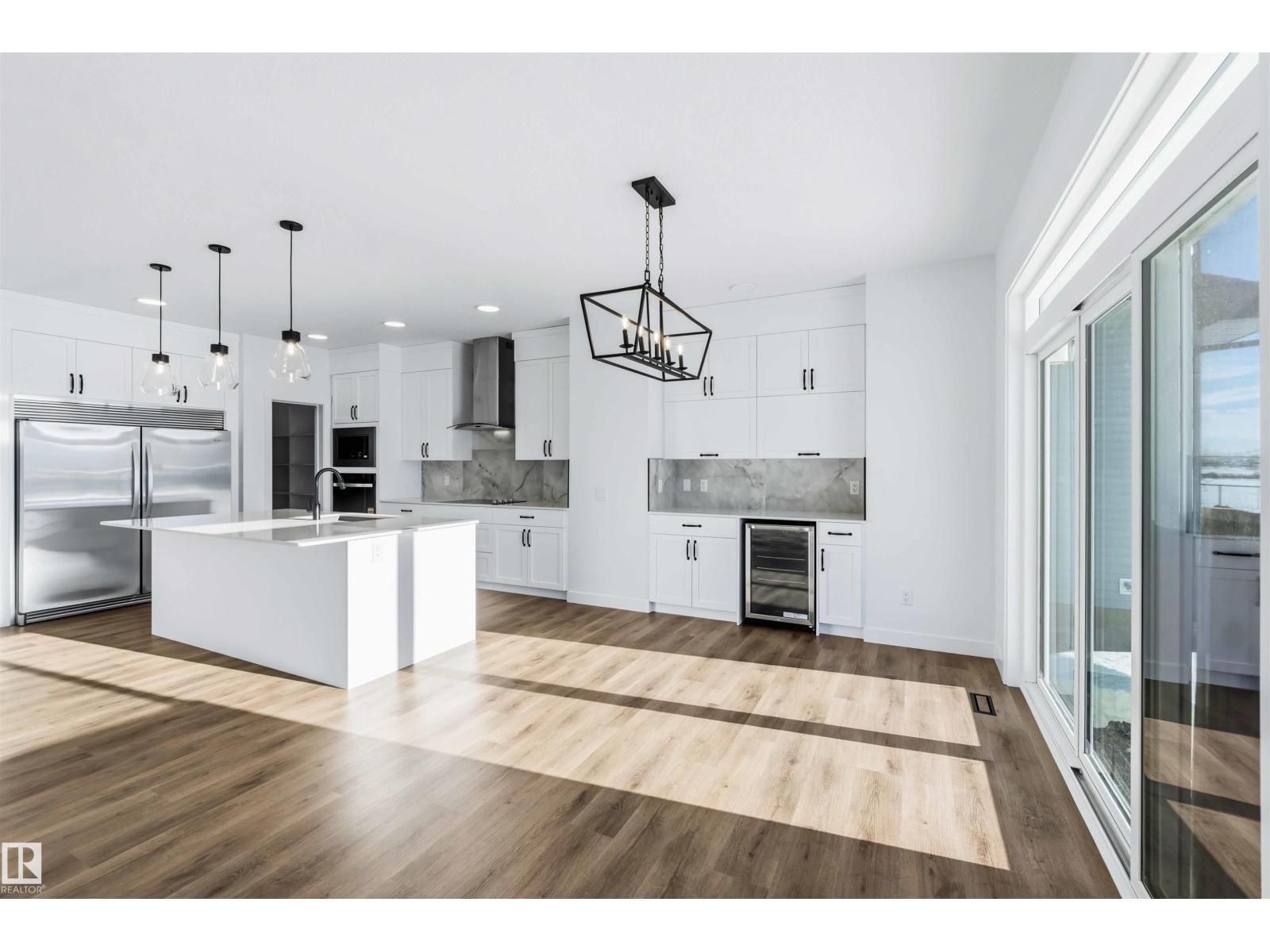 2211 4 Av Sw, Edmonton, Alberta  T6X 3L4 - Photo 6 - E4470119