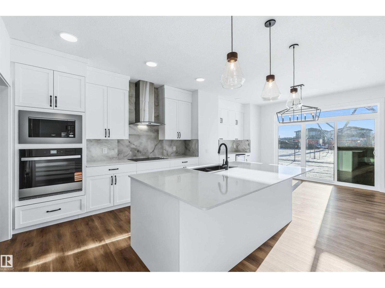 2211 4 Av Sw, Edmonton, Alberta  T6X 3L4 - Photo 9 - E4470119