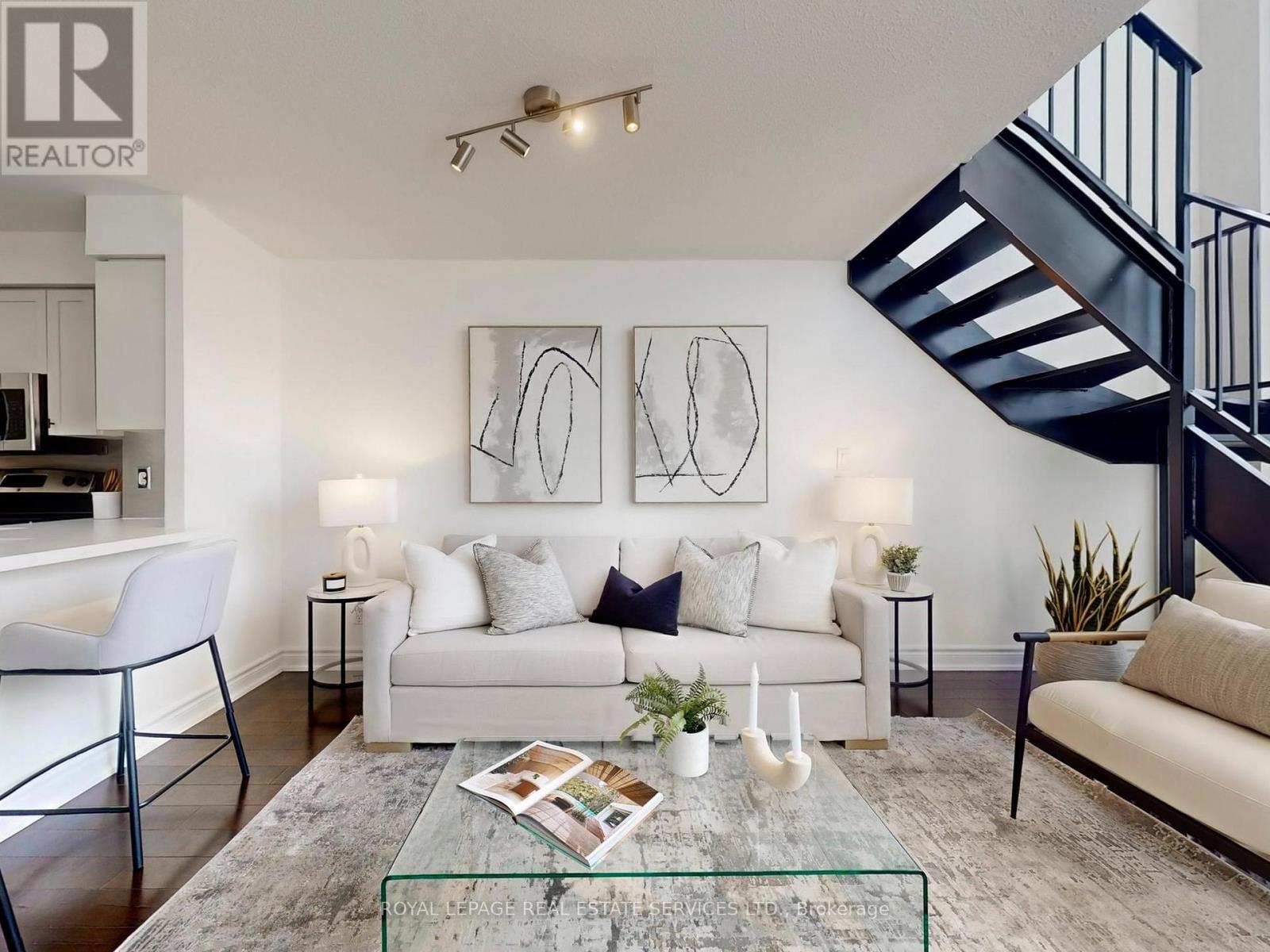 308 - 51 Baffin Court, Richmond Hill, Ontario  L4B 4P6 - Photo 8 - N12699328