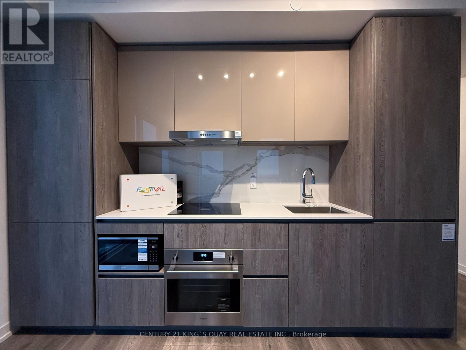 3312 - 8 Interchange Way, Vaughan, Ontario  L4K 0R2 - Photo 8 - N12699384