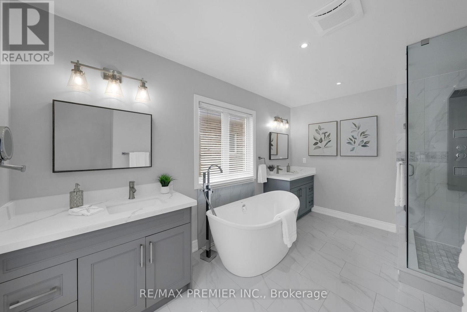 201 West Lawn Crescent, Whitchurch-Stouffville, Ontario  L4A 0B3 - Photo 23 - N12699406