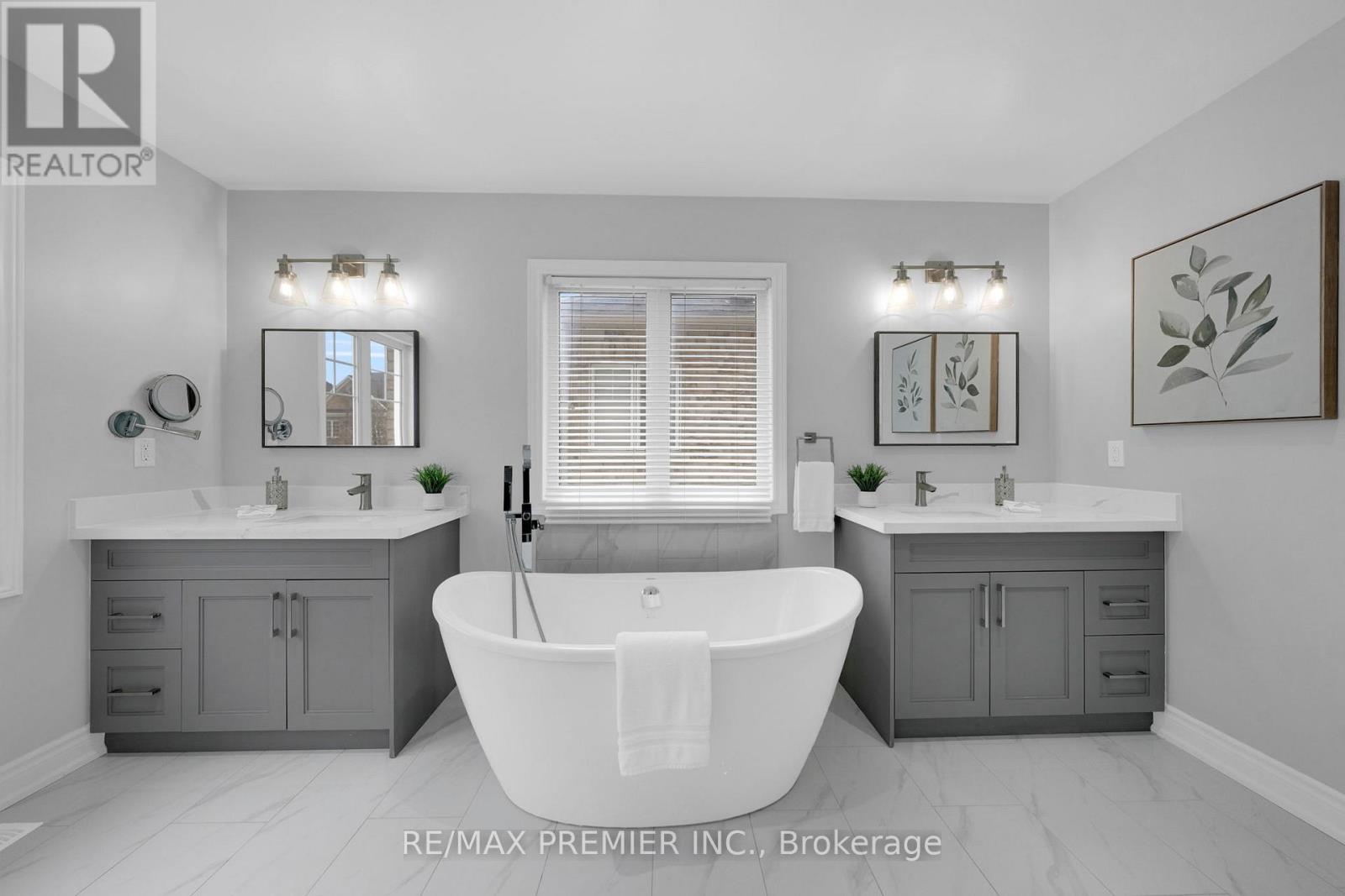 201 West Lawn Crescent, Whitchurch-Stouffville, Ontario  L4A 0B3 - Photo 24 - N12699406