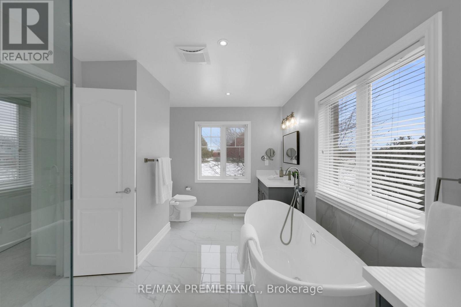 201 West Lawn Crescent, Whitchurch-Stouffville, Ontario  L4A 0B3 - Photo 25 - N12699406