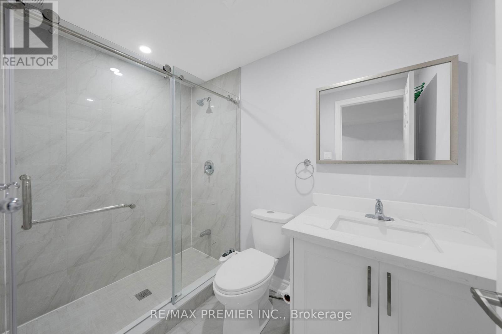 201 West Lawn Crescent, Whitchurch-Stouffville, Ontario  L4A 0B3 - Photo 39 - N12699406