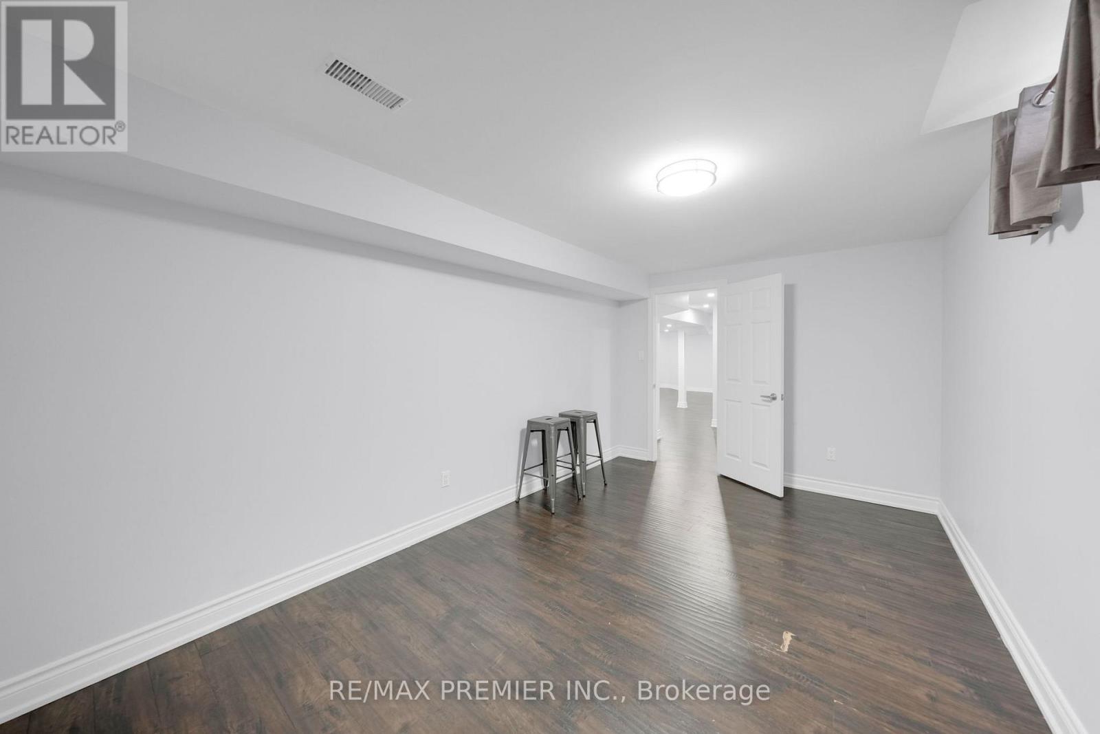 201 West Lawn Crescent, Whitchurch-Stouffville, Ontario  L4A 0B3 - Photo 41 - N12699406