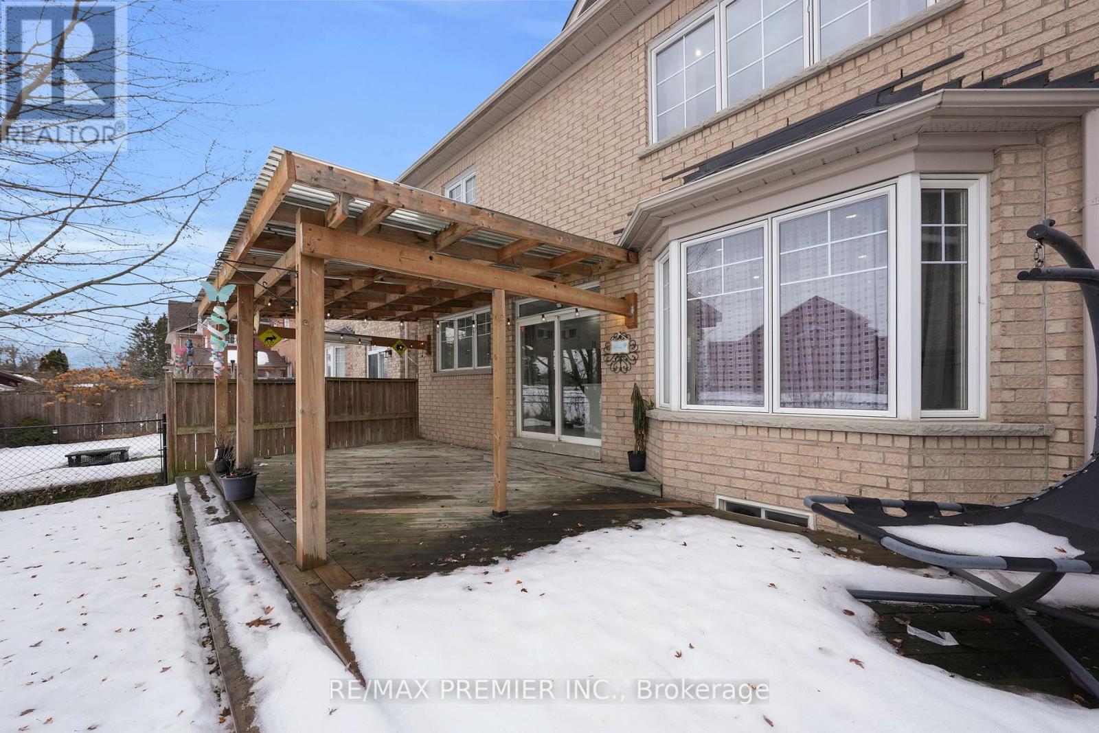 201 West Lawn Crescent, Whitchurch-Stouffville, Ontario  L4A 0B3 - Photo 47 - N12699406