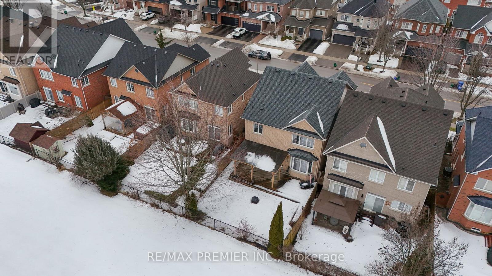 201 West Lawn Crescent, Whitchurch-Stouffville, Ontario  L4A 0B3 - Photo 48 - N12699406