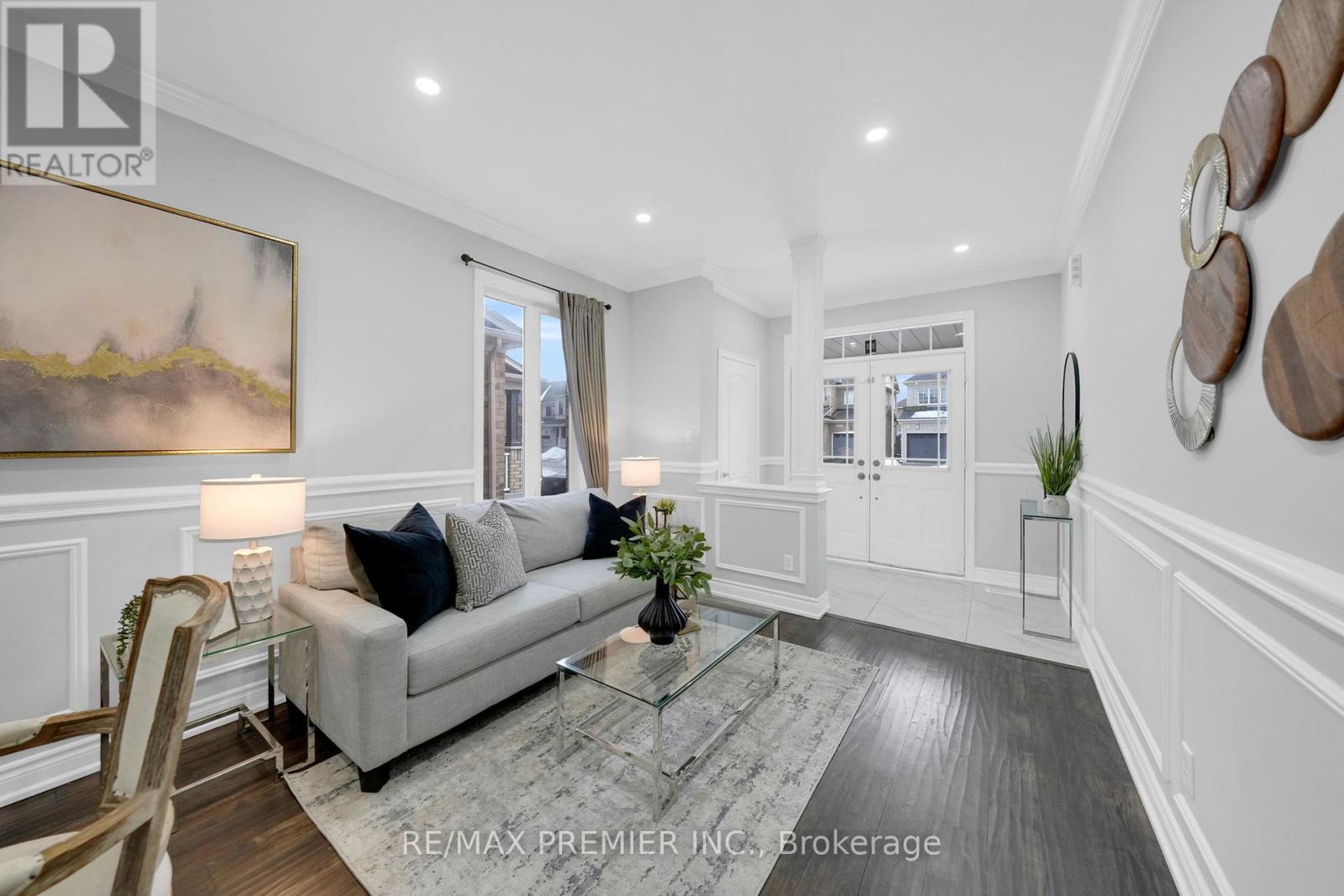 201 West Lawn Crescent, Whitchurch-Stouffville, Ontario  L4A 0B3 - Photo 7 - N12699406