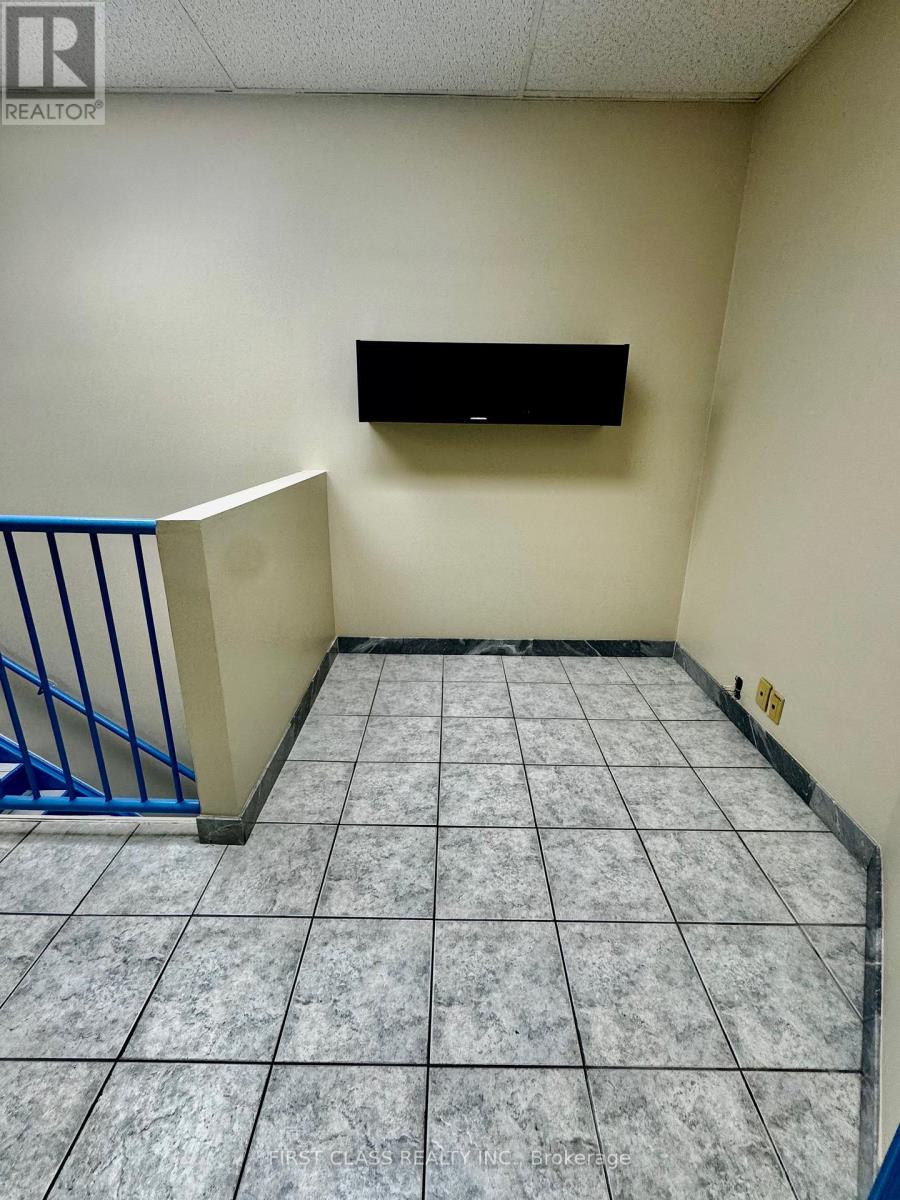 Unknown Address, ,     - Photo 10 - N12699408