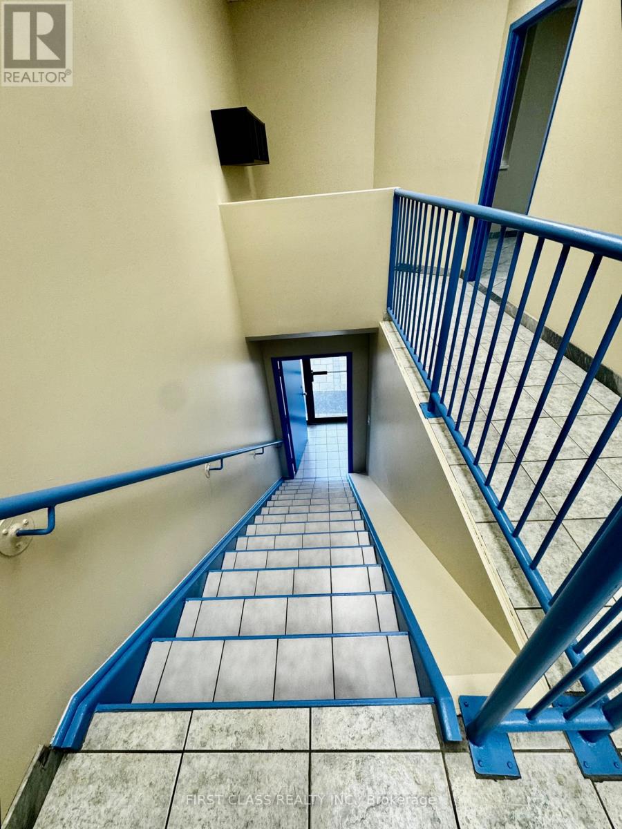 Unknown Address, ,     - Photo 3 - N12699408