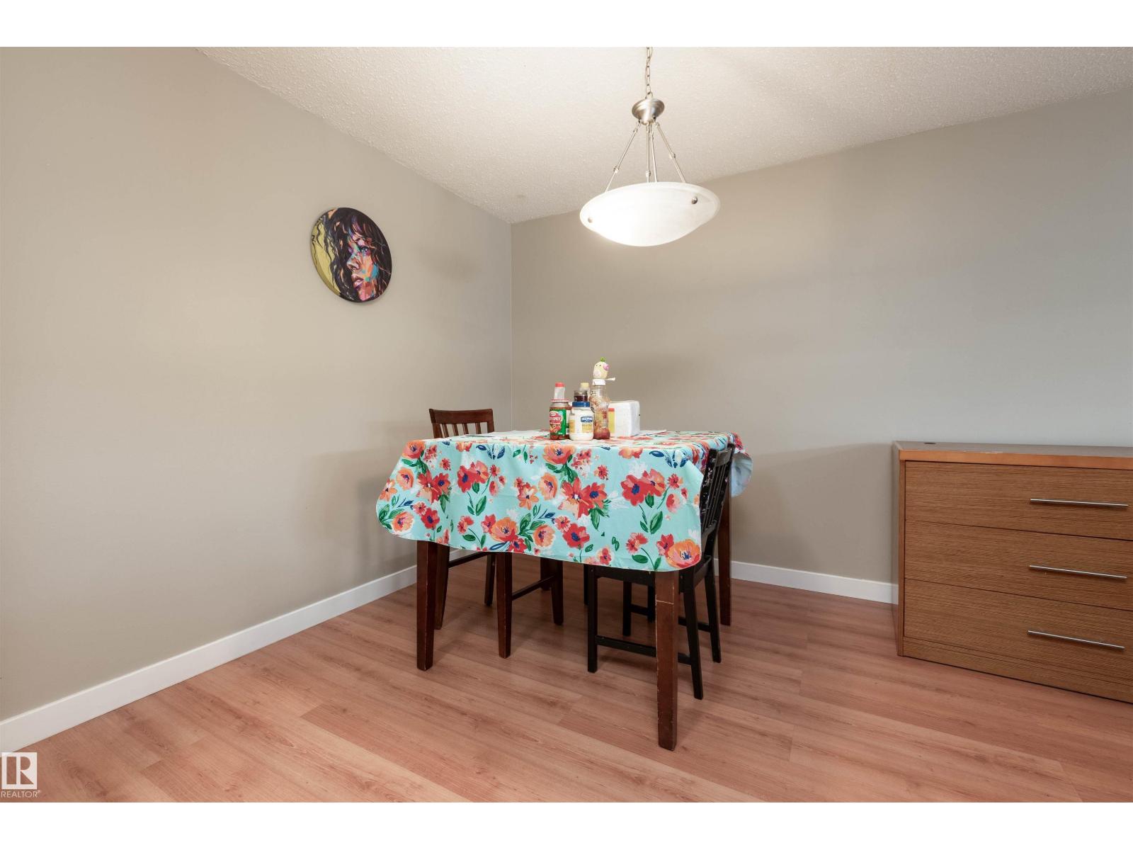 2031 Saddleback Rd Nw, Edmonton, Alberta  T6J 4T4 - Photo 8 - E4470120