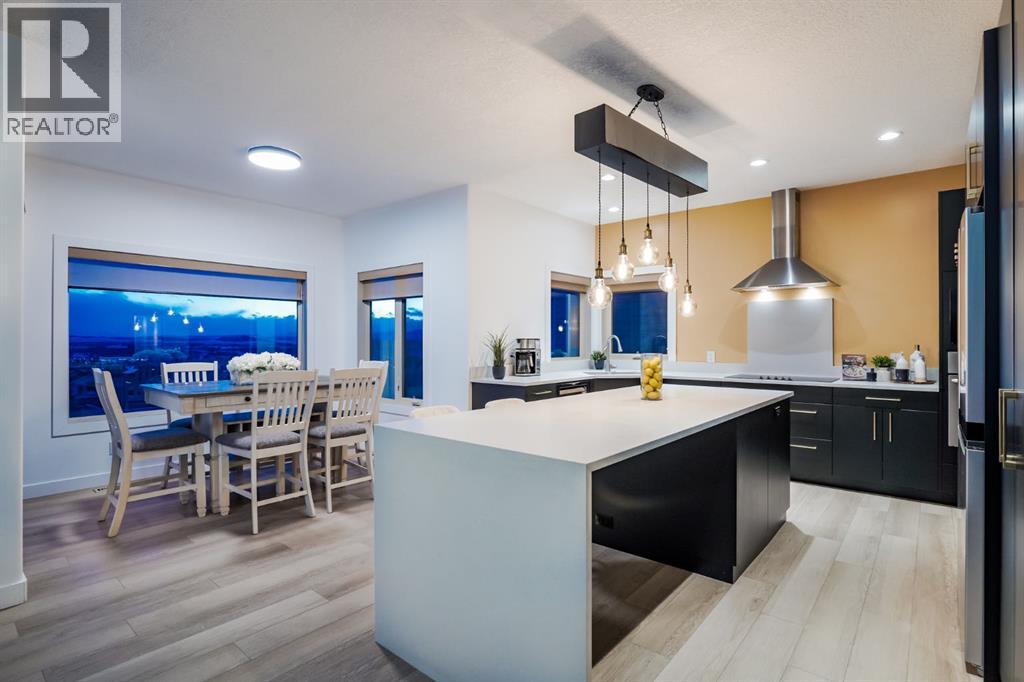 203 Sunset Circle, Cochrane, Alberta  T4C 0C8 - Photo 3 - A2277554