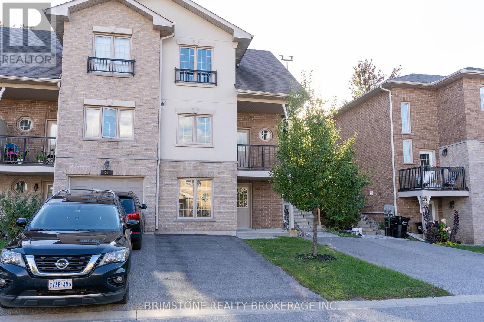 #33 / #34 - 175 Stanley Street, Barrie (East Bayfield), Ontario  L4M 0G2 - Photo 2 - S12699310