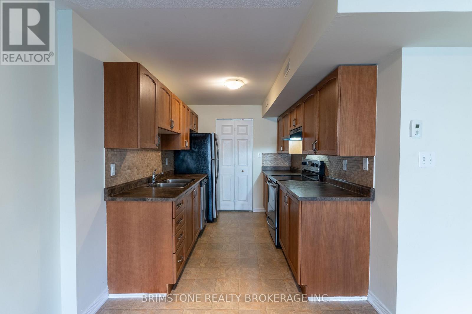 #33 / #34 - 175 Stanley Street, Barrie (East Bayfield), Ontario  L4M 0G2 - Photo 8 - S12699310