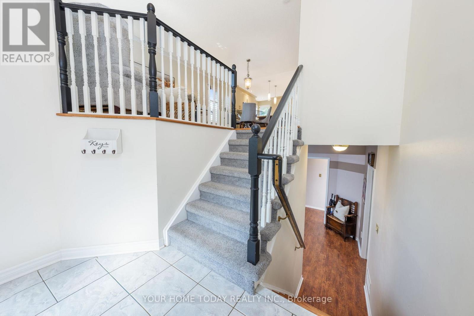 78 Harley Avenue, Halton Hills, Ontario  L7G 5R8 - Photo 6 - W12699314