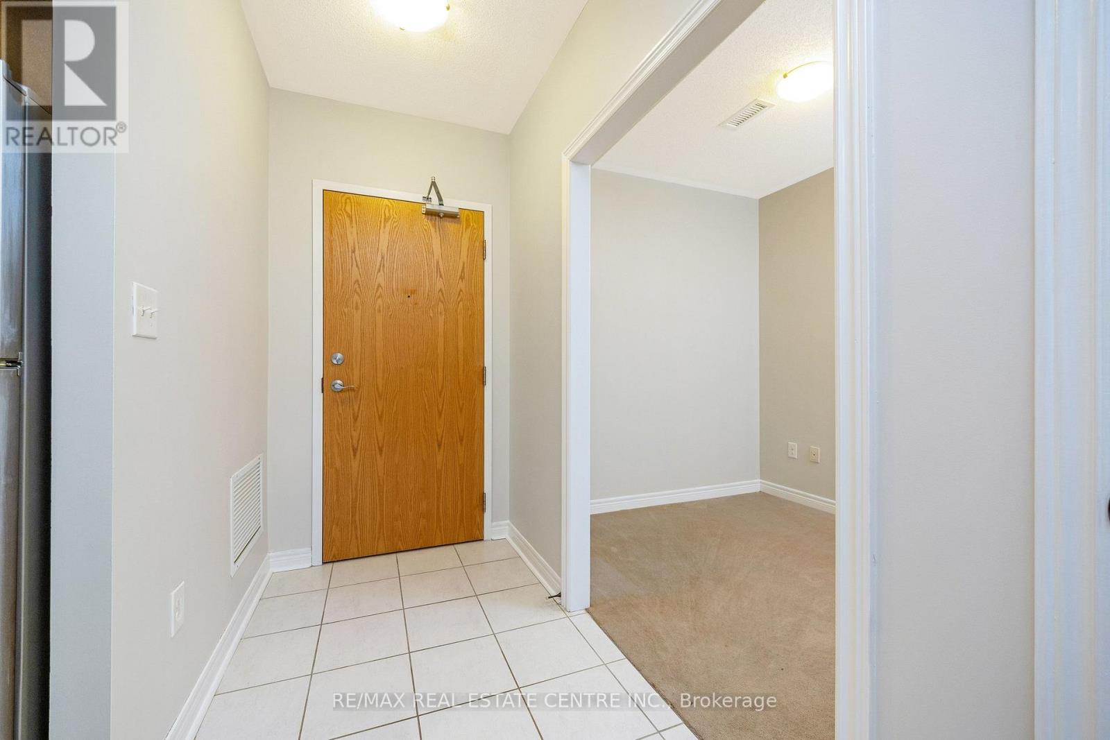 216 - 383 Main Street E, Milton, Ontario  L9T 3K8 - Photo 10 - W12699344