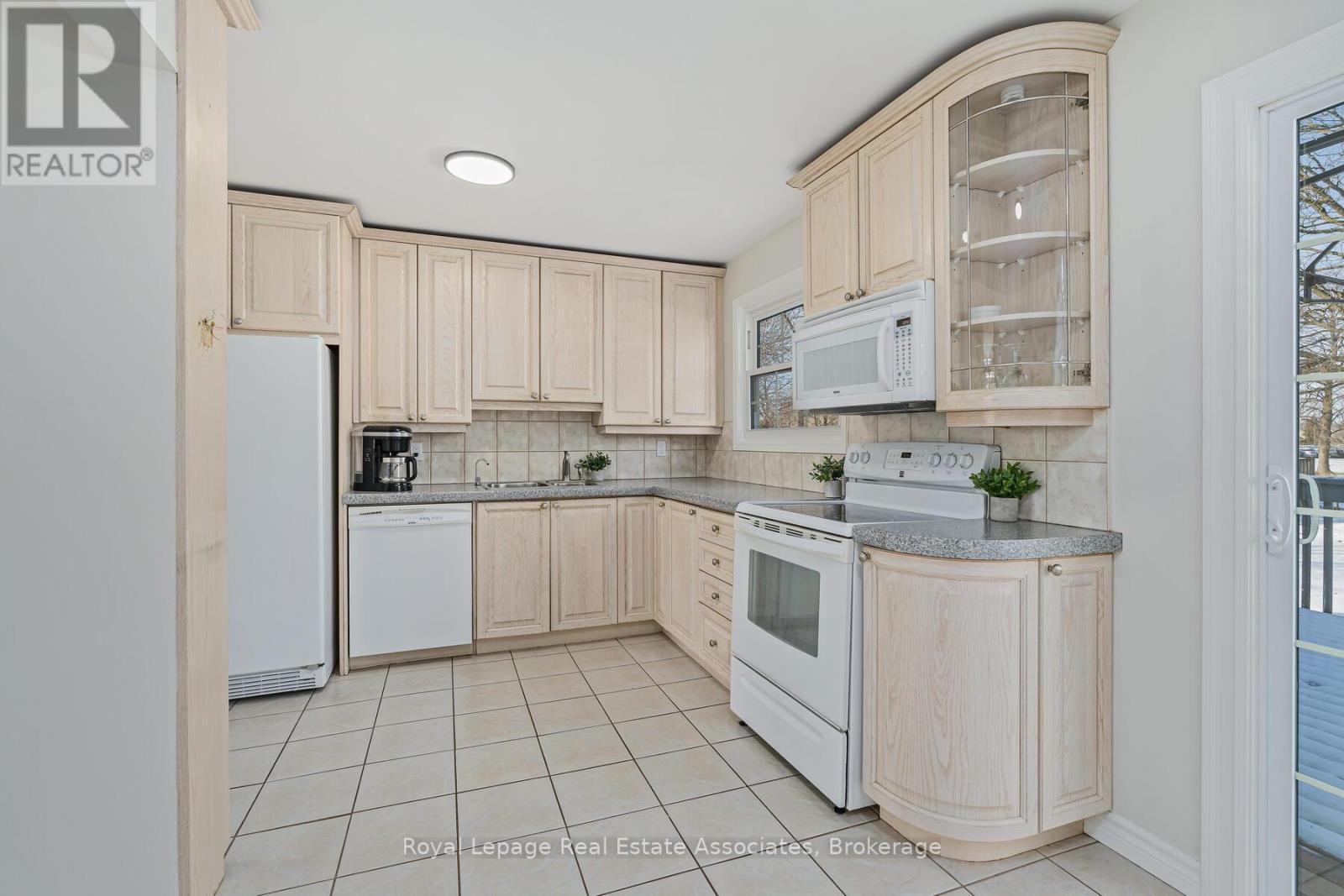 358 Mcnabb Crescent, Milton, Ontario  L9T 3G2 - Photo 15 - W12699370