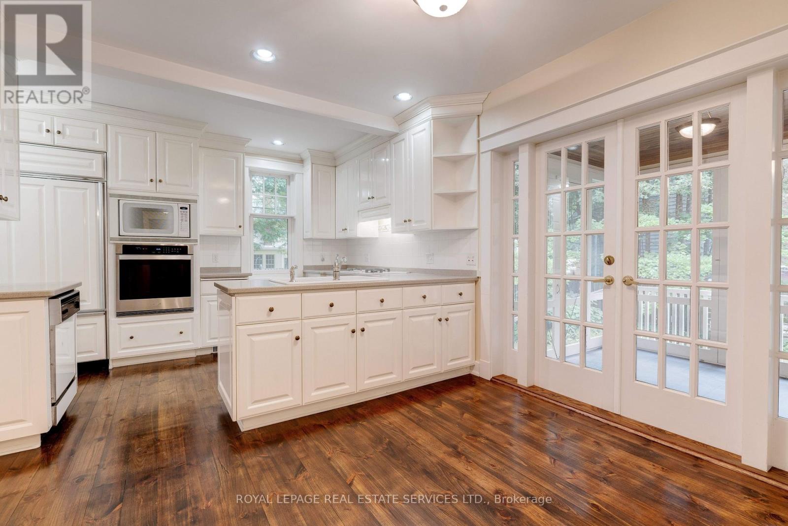 302 William Street, Oakville, Ontario  L6J 1E4 - Photo 13 - W12699376