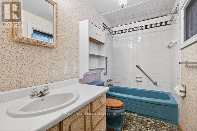 179 Digby Road, Oakville, Ontario  L6J 6A8 - Photo 12 - W12699416