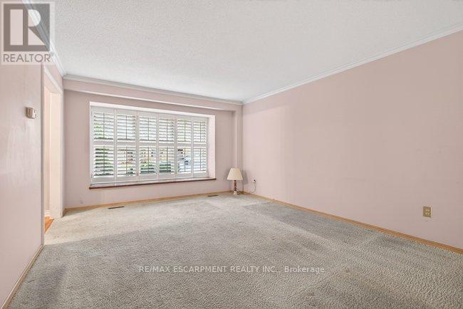 179 Digby Road, Oakville, Ontario  L6J 6A8 - Photo 6 - W12699416