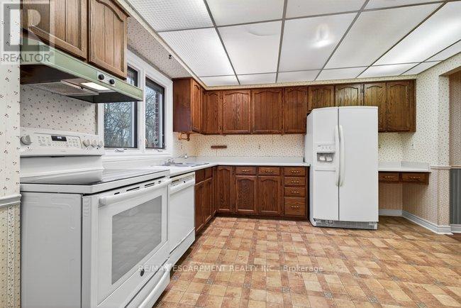 179 Digby Road, Oakville, Ontario  L6J 6A8 - Photo 8 - W12699416