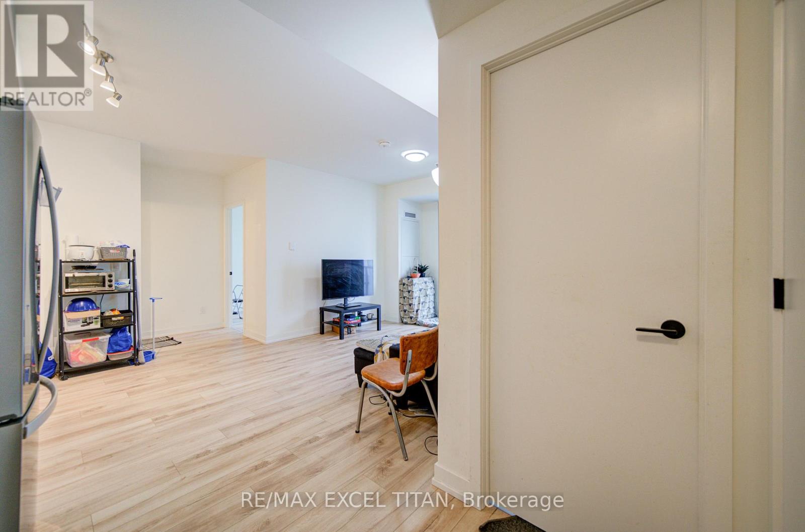 303 - 335 Wheat Boom Drive, Oakville, Ontario  L6H 7C2 - Photo 10 - W12699430