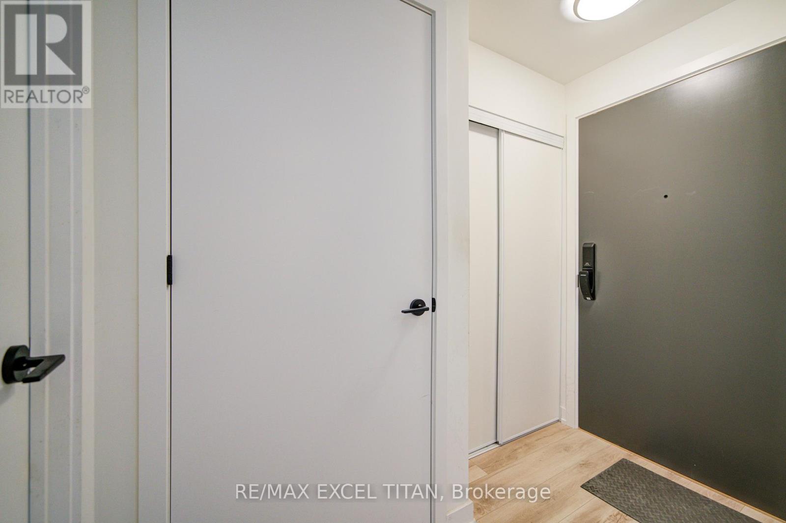 303 - 335 Wheat Boom Drive, Oakville, Ontario  L6H 7C2 - Photo 11 - W12699430