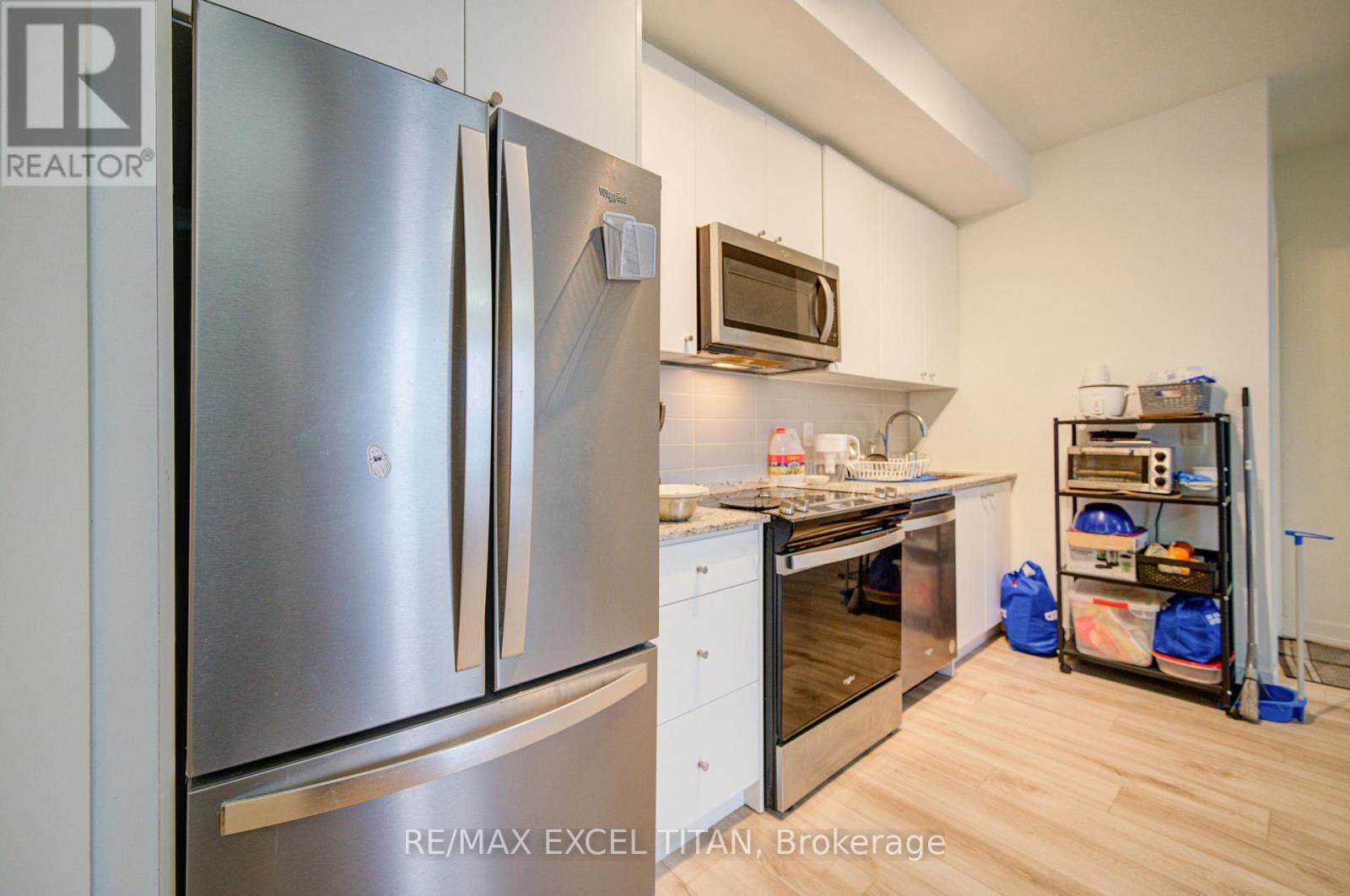 303 - 335 Wheat Boom Drive, Oakville, Ontario  L6H 7C2 - Photo 12 - W12699430