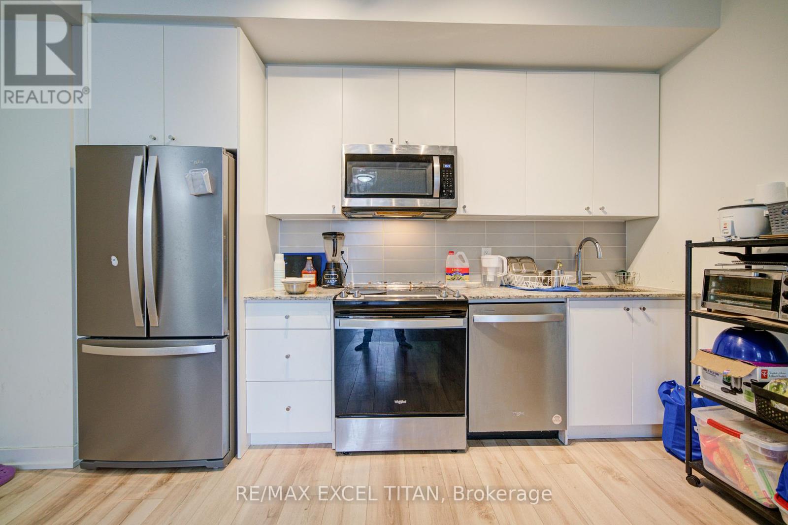 303 - 335 Wheat Boom Drive, Oakville, Ontario  L6H 7C2 - Photo 13 - W12699430