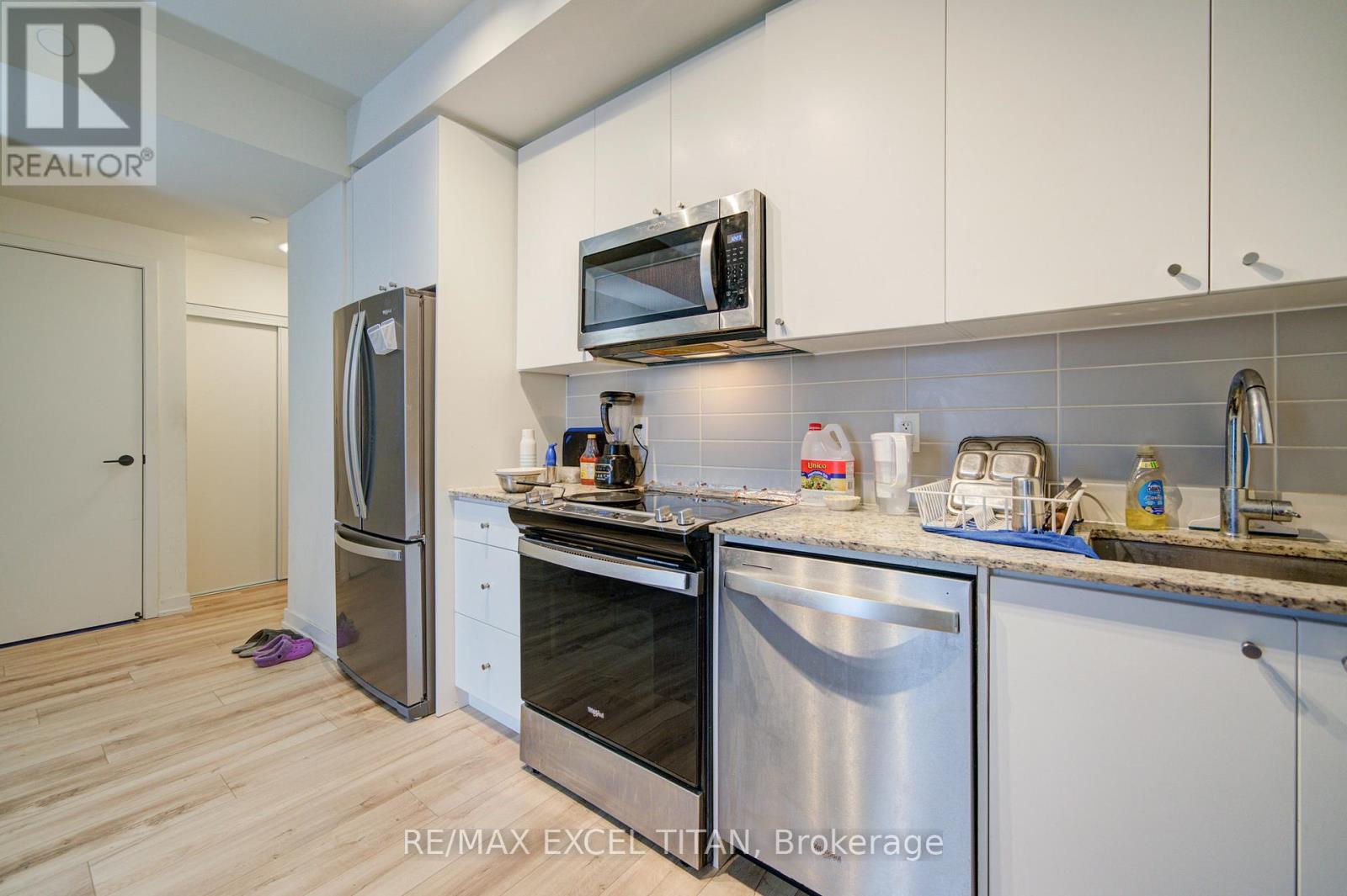 303 - 335 Wheat Boom Drive, Oakville, Ontario  L6H 7C2 - Photo 14 - W12699430