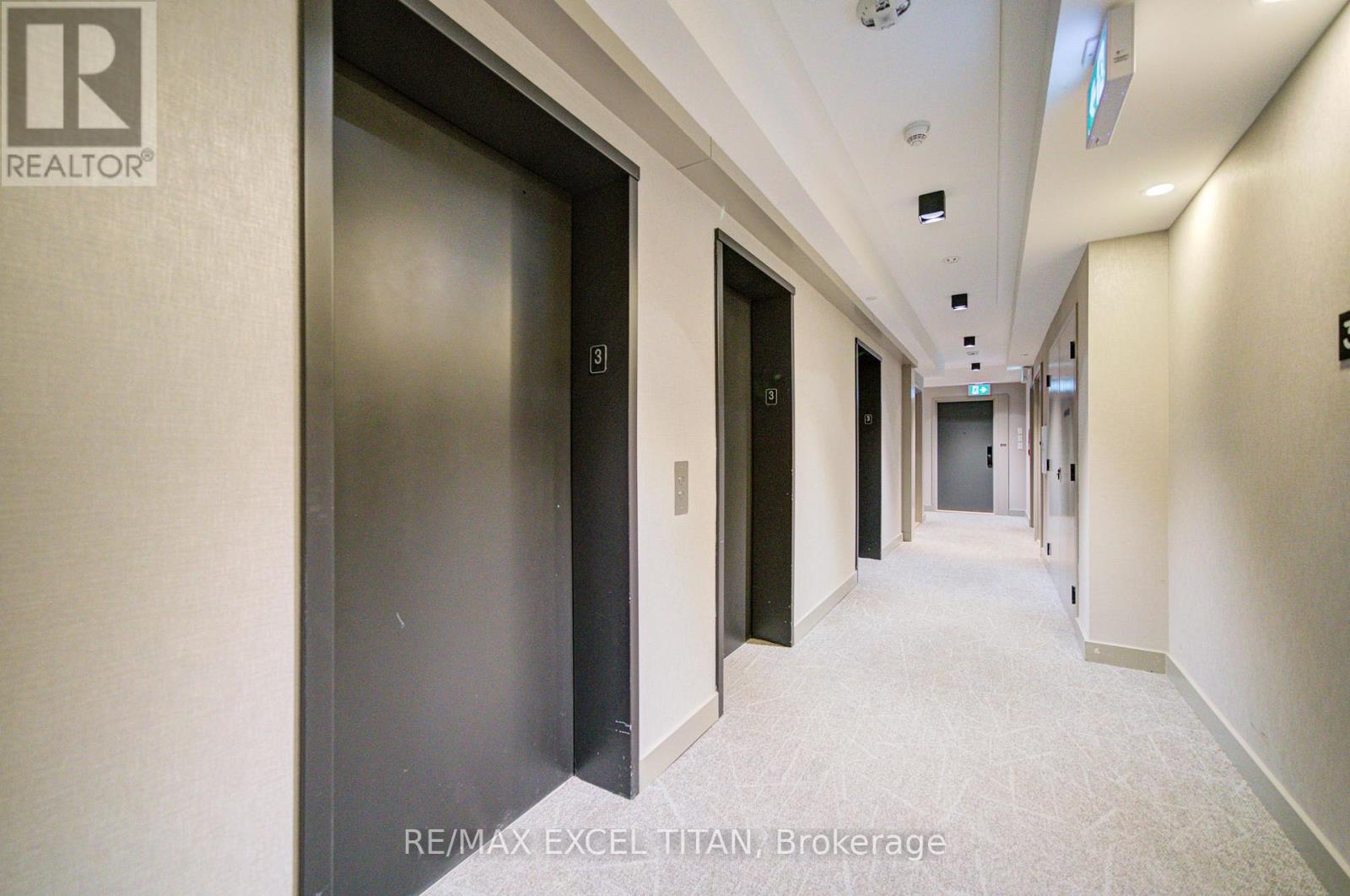 303 - 335 Wheat Boom Drive, Oakville, Ontario  L6H 7C2 - Photo 5 - W12699430