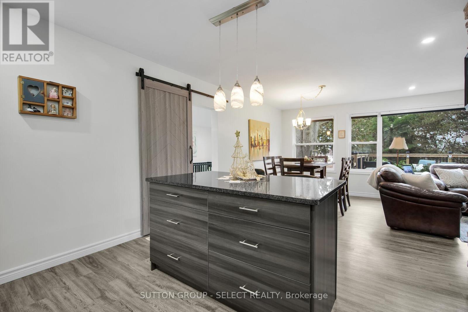 21069 Riverview Drive, Thames Centre, Ontario  N0M 2P0 - Photo 17 - X12577604