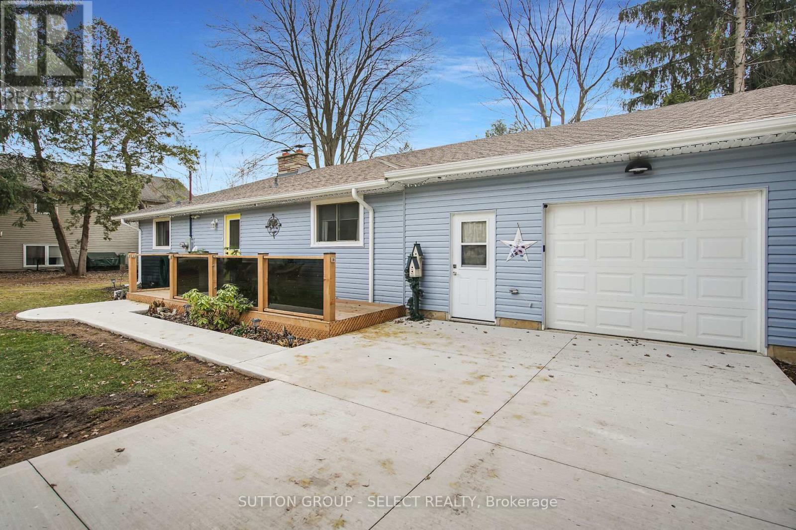 21069 Riverview Drive, Thames Centre, Ontario  N0M 2P0 - Photo 5 - X12577604