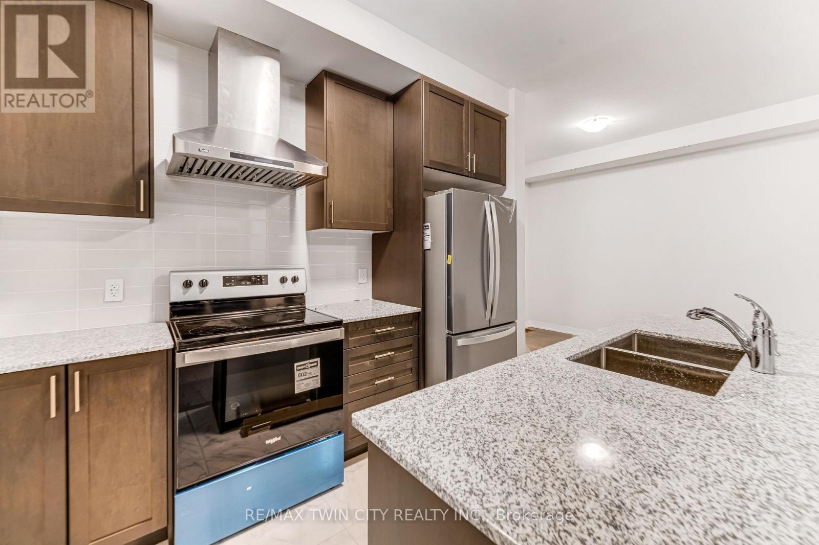 29 Blacklock Street, Cambridge, Ontario  N1S 0E2 - Photo 10 - X12699330