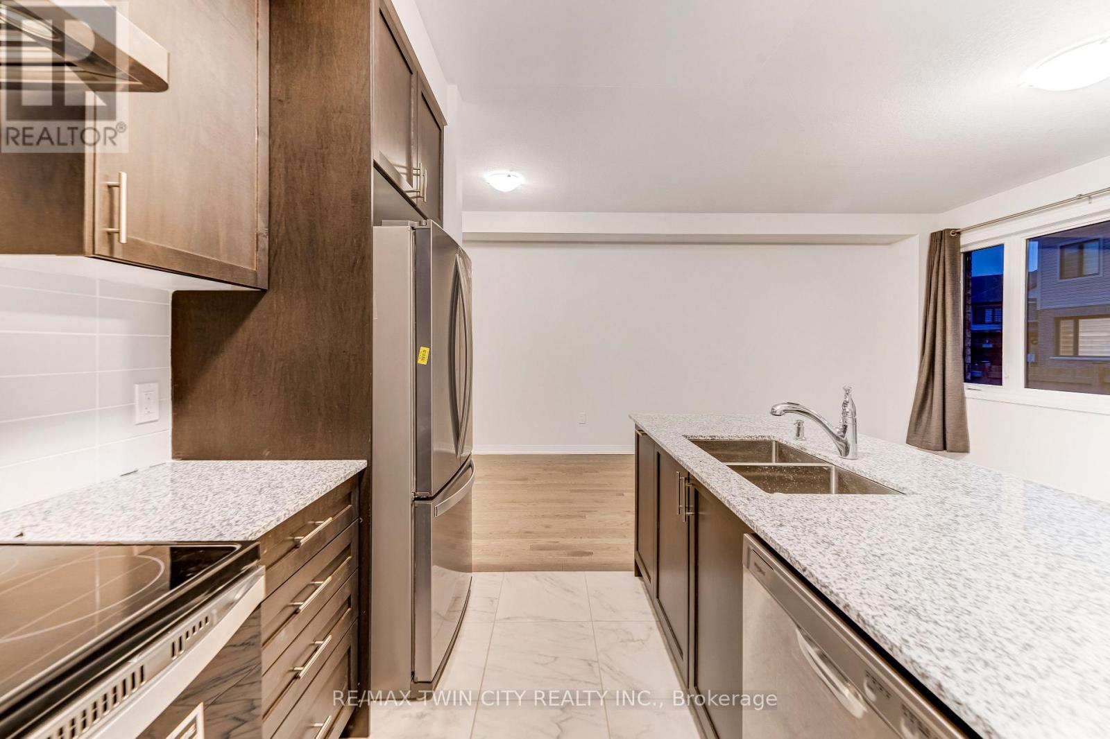 29 Blacklock Street, Cambridge, Ontario  N1S 0E2 - Photo 11 - X12699330