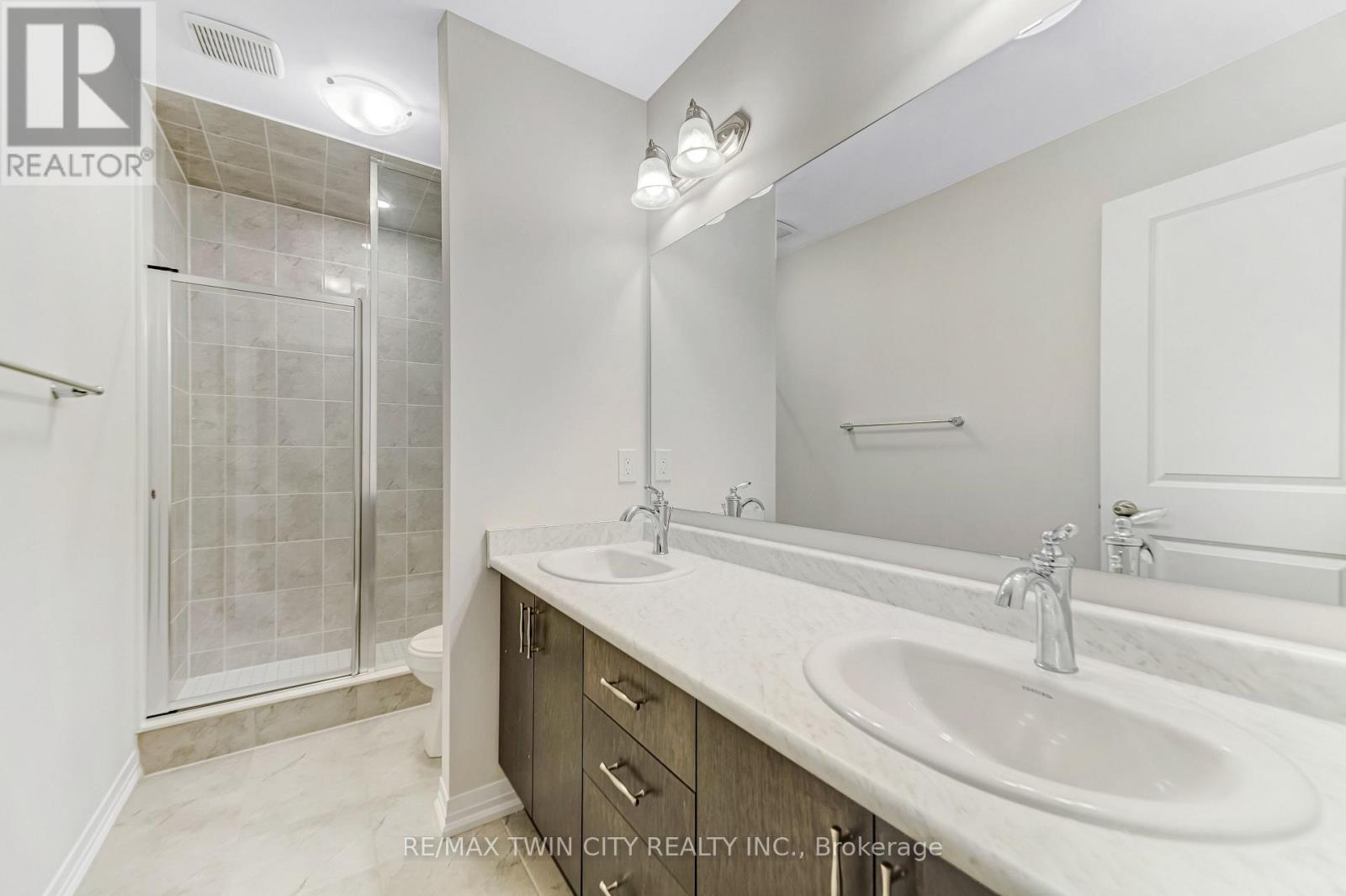 29 Blacklock Street, Cambridge, Ontario  N1S 0E2 - Photo 15 - X12699330