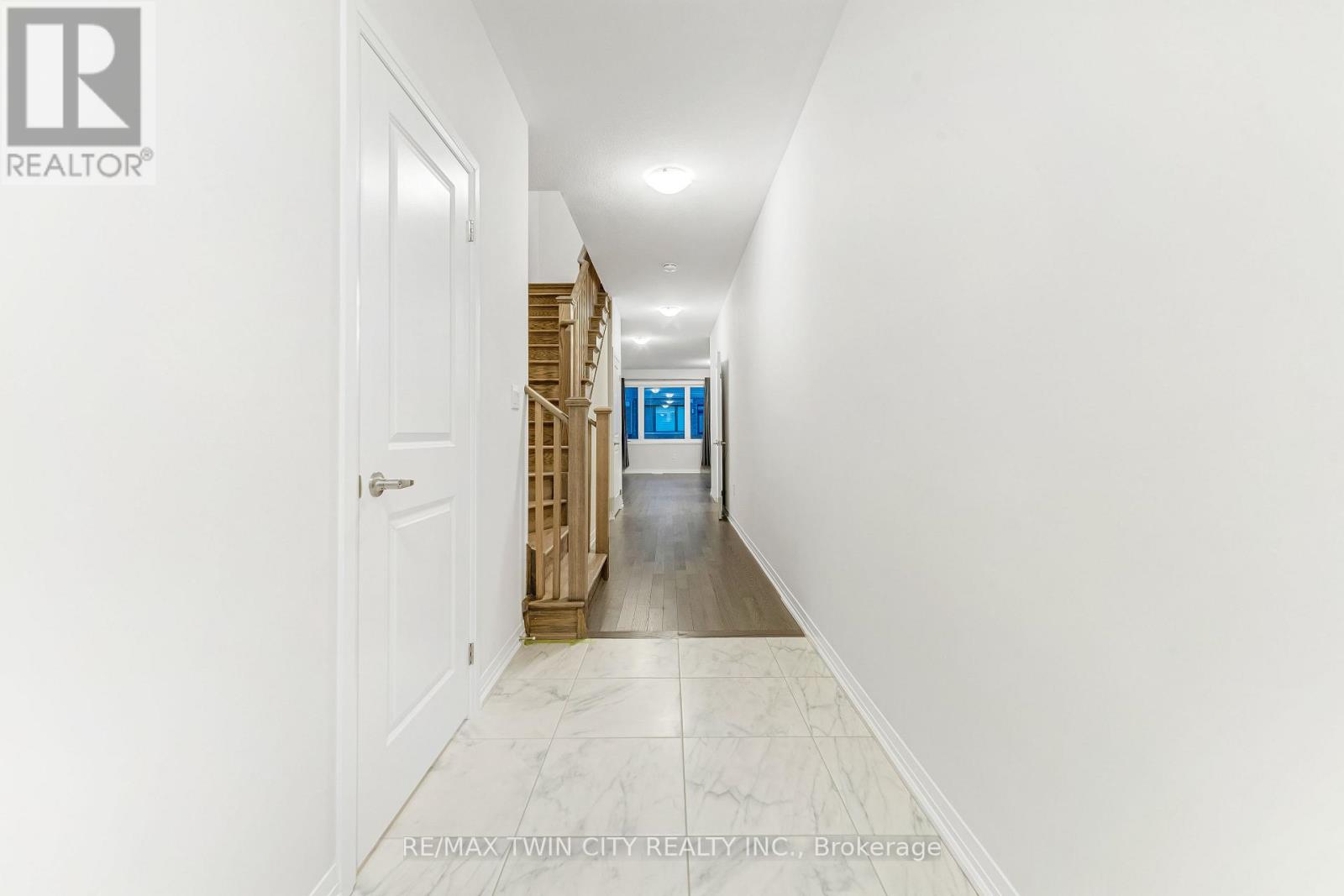 29 Blacklock Street, Cambridge, Ontario  N1S 0E2 - Photo 3 - X12699330