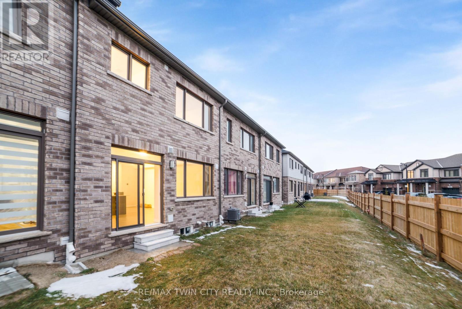 29 Blacklock Street, Cambridge, Ontario  N1S 0E2 - Photo 33 - X12699330