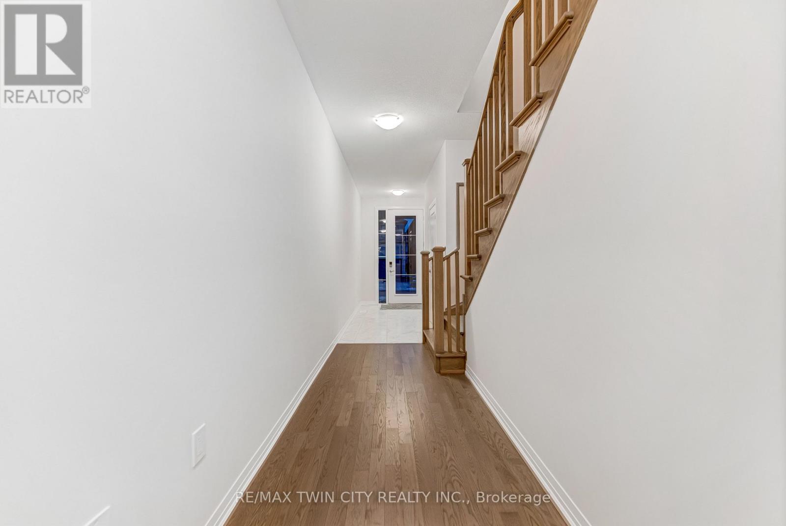 29 Blacklock Street, Cambridge, Ontario  N1S 0E2 - Photo 4 - X12699330