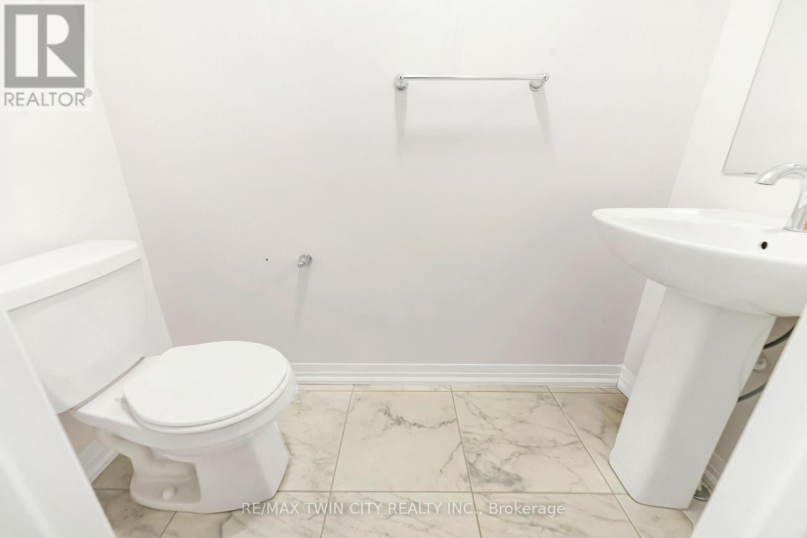 29 Blacklock Street, Cambridge, Ontario  N1S 0E2 - Photo 5 - X12699330