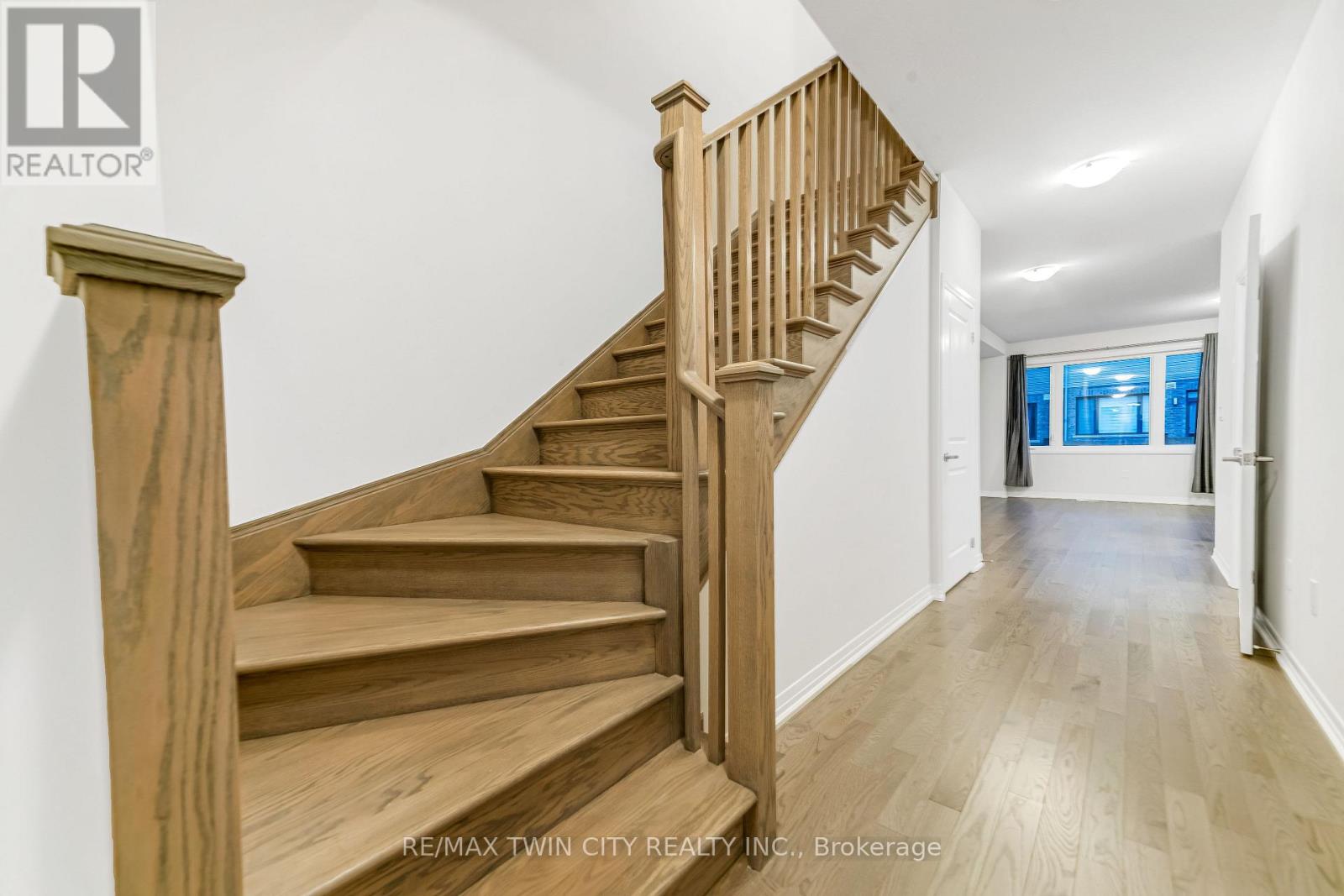 29 Blacklock Street, Cambridge, Ontario  N1S 0E2 - Photo 6 - X12699330